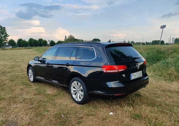 Volkswagen Passat cena 64900 przebieg: 77000, rok produkcji 2018 z Rawicz małe 631